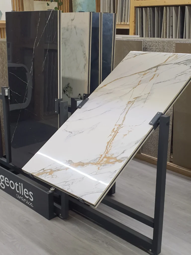 Almacenes Laguna - Exposición cerámica geotiles